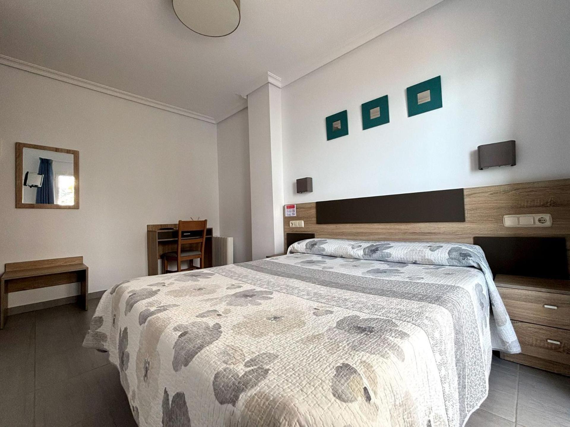 אלתיאה Hostal El Trovador מראה חיצוני תמונה