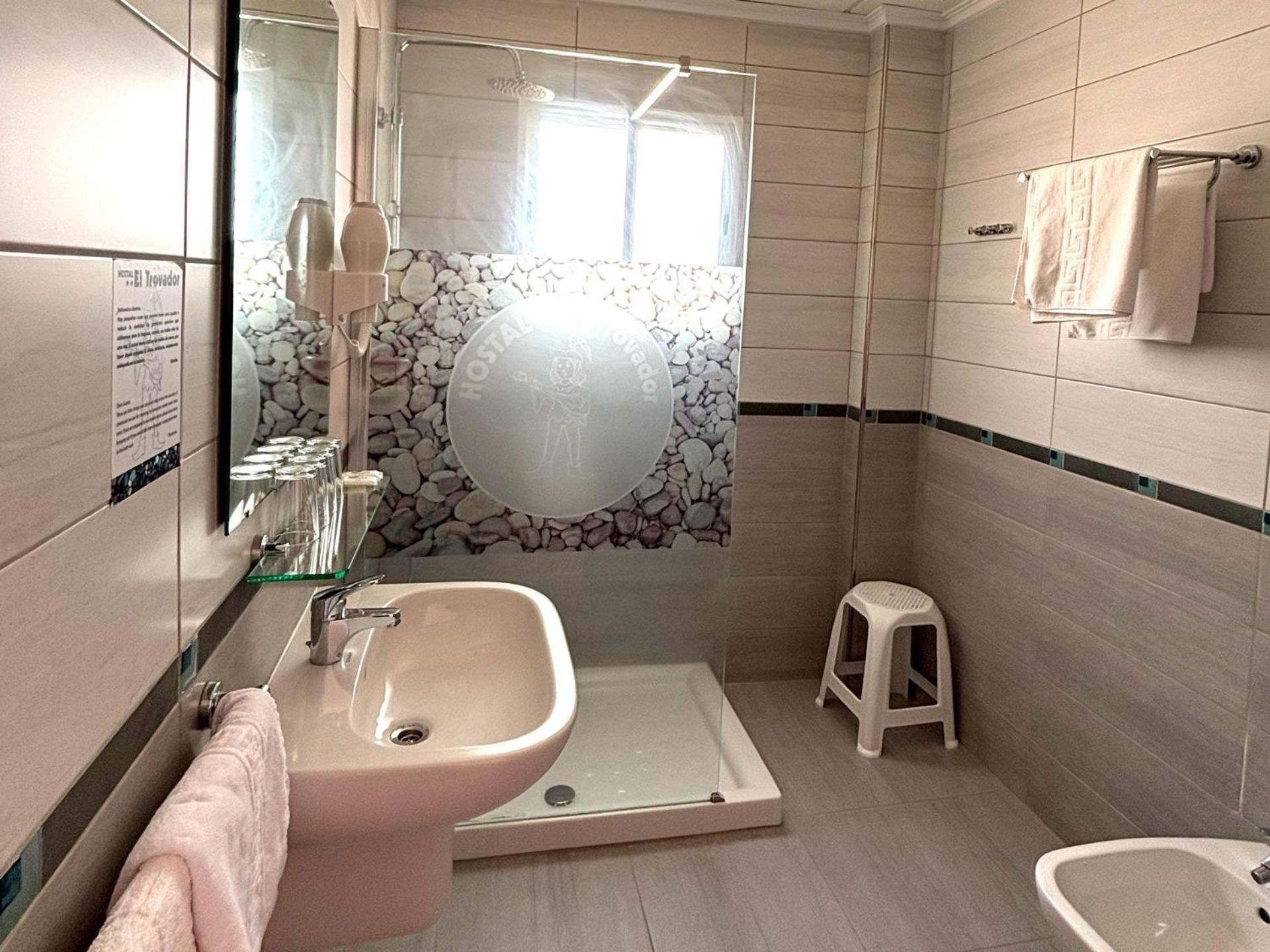 אלתיאה Hostal El Trovador מראה חיצוני תמונה